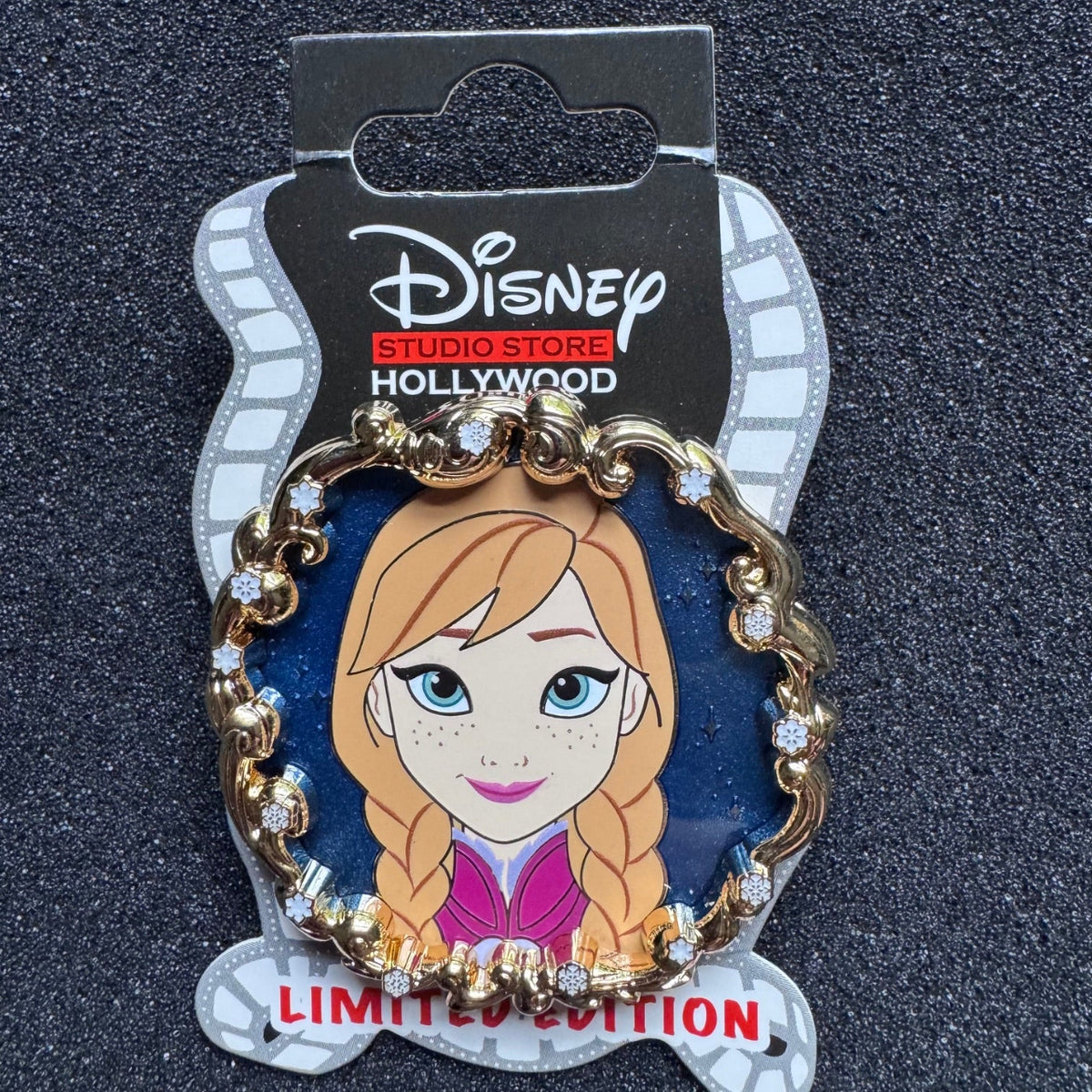 Anna Frozen 10th Anniversary DSSH Pin