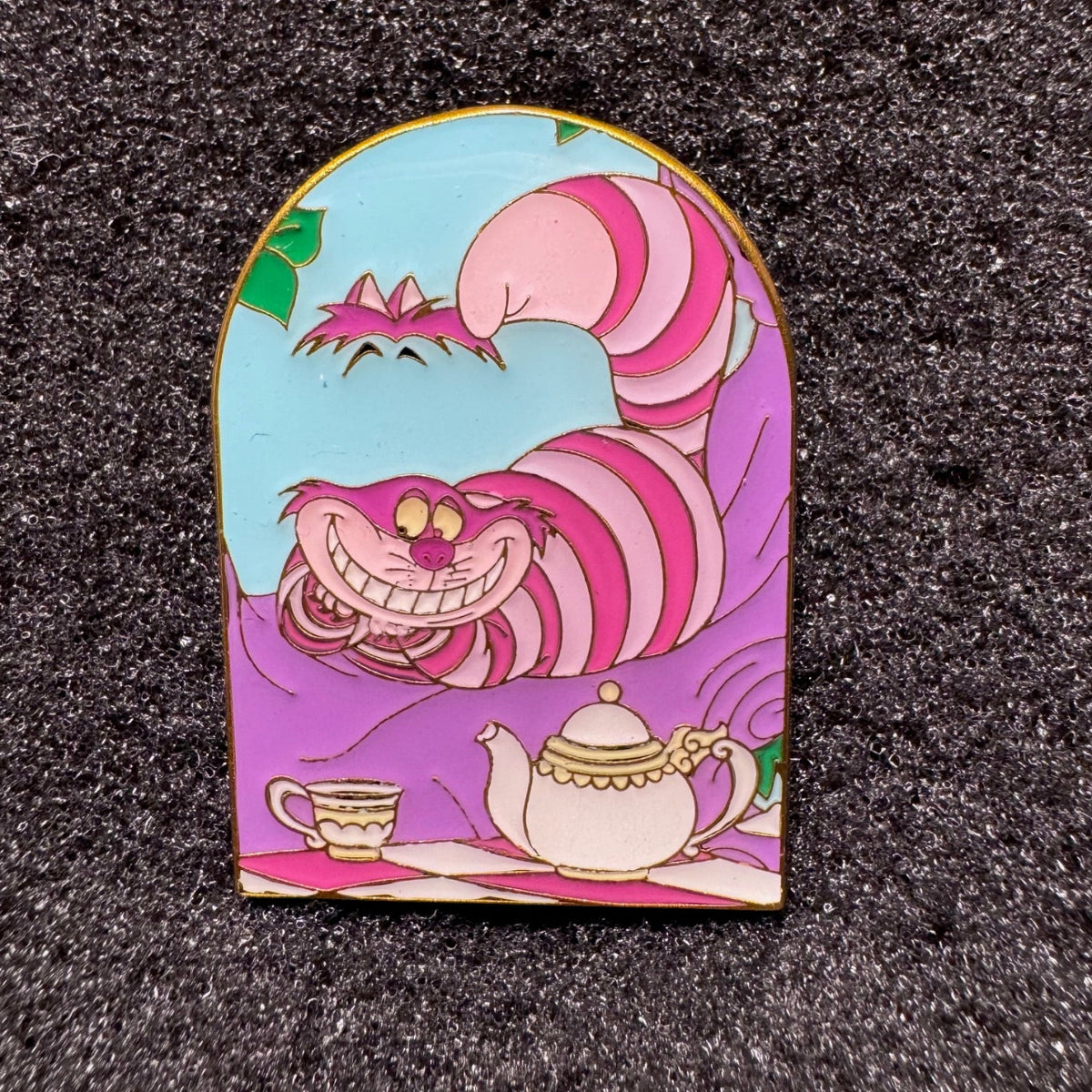 Cheshire Cat Cats & Dogs Scenes Mystery Pin