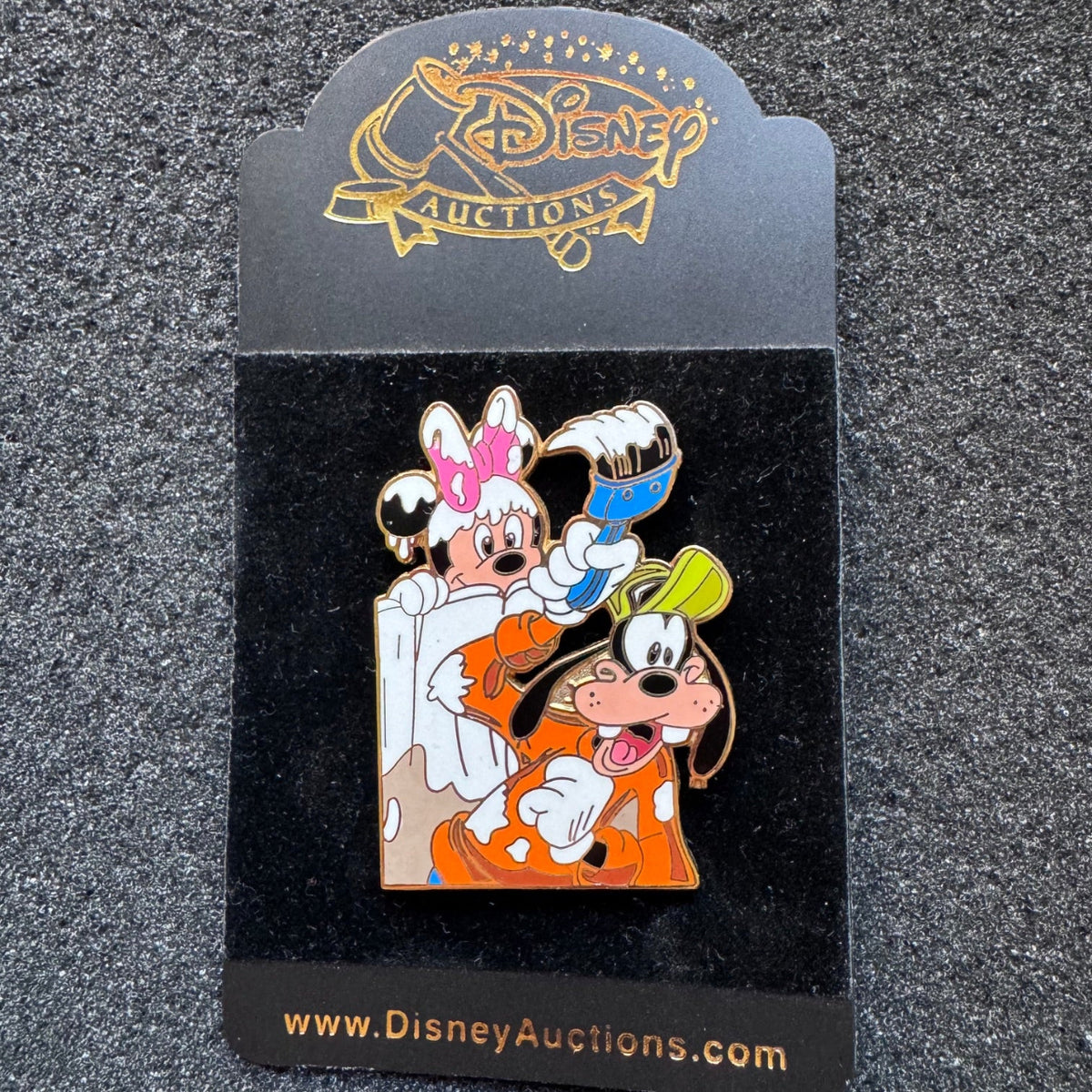Goofy & Minnie Painting Disney Auctions Pin