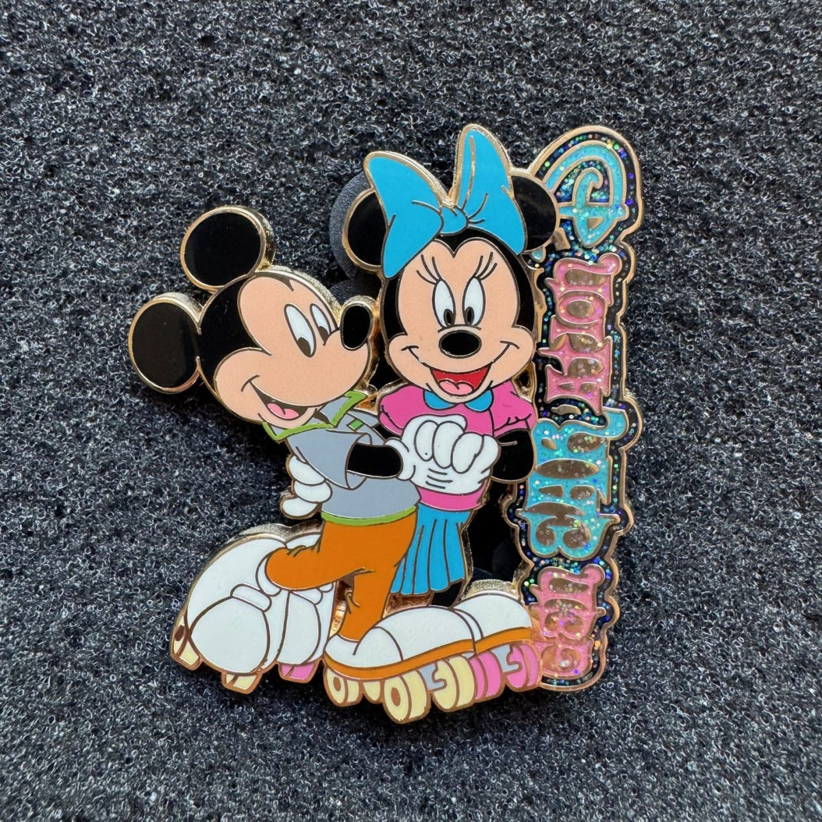 Mickey & Minnie 1960s GenEARation D Pin