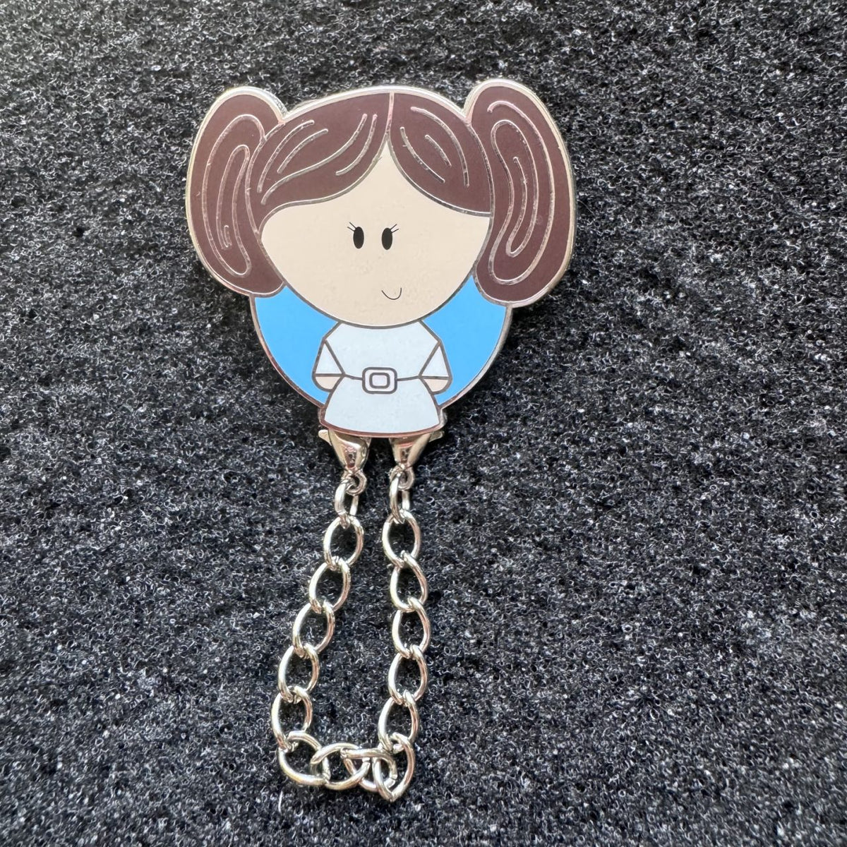 Princess Leia Star Wars One Family Chained Pin