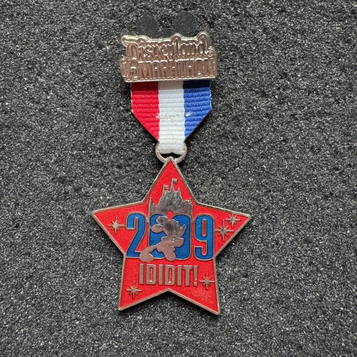 Mickey Disneyland Marathon 2009 Pin