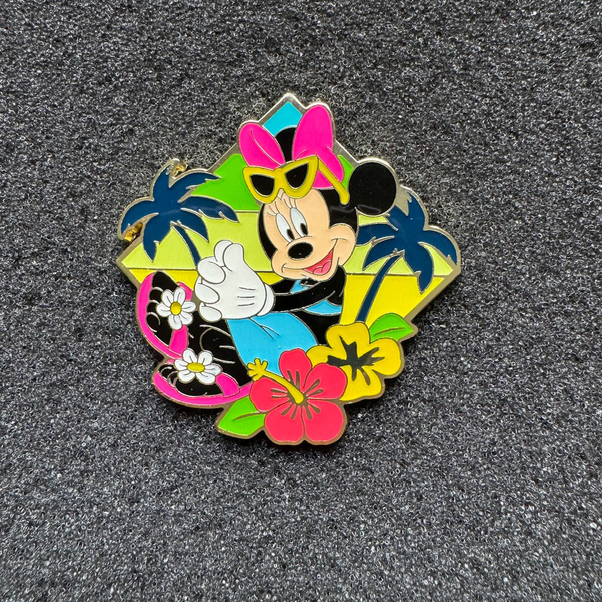 Minnie Mouse Summer Pin