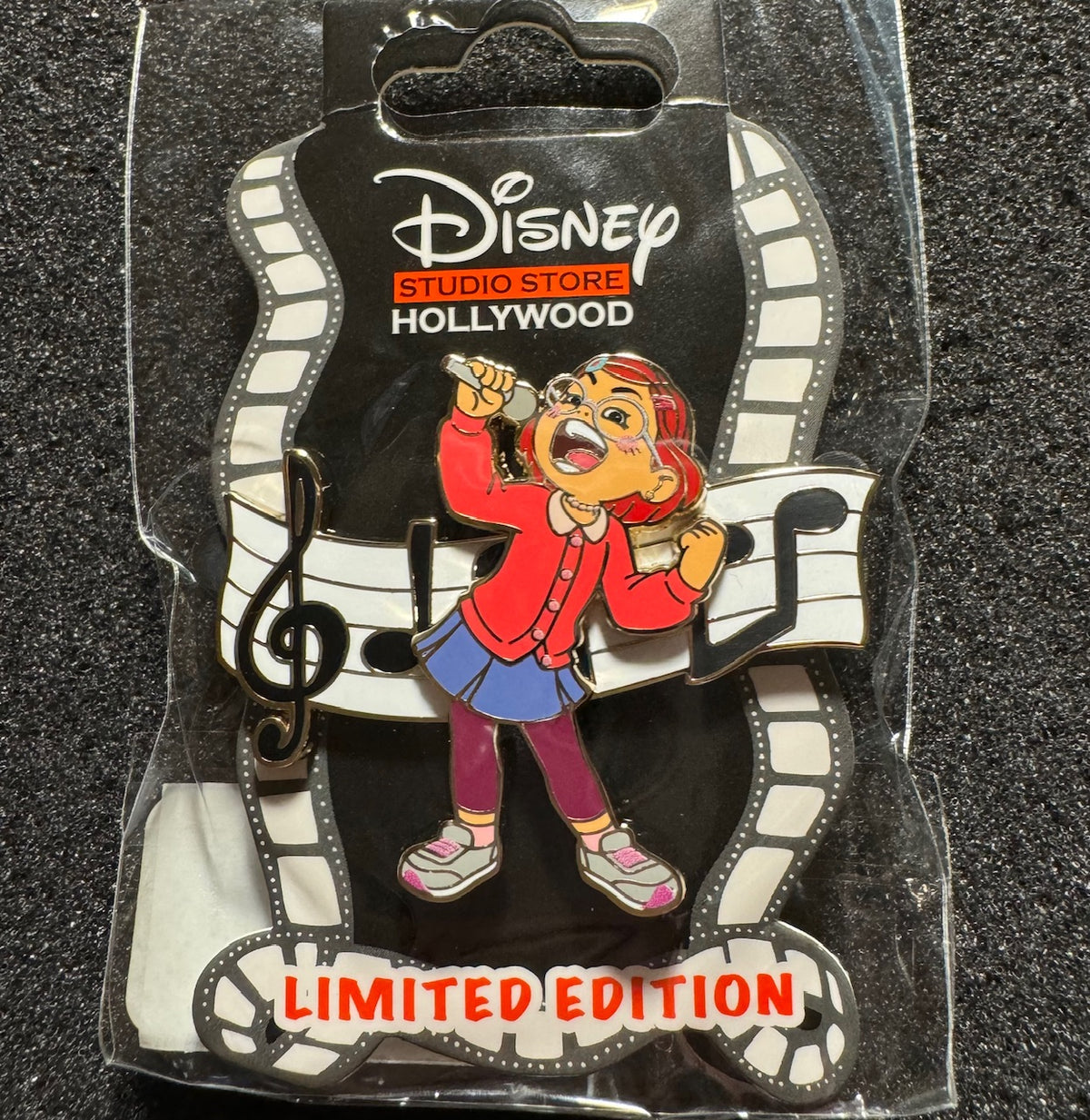 Meilin Lee Instrumental Cast Series DSSH Pin - D23 2024
