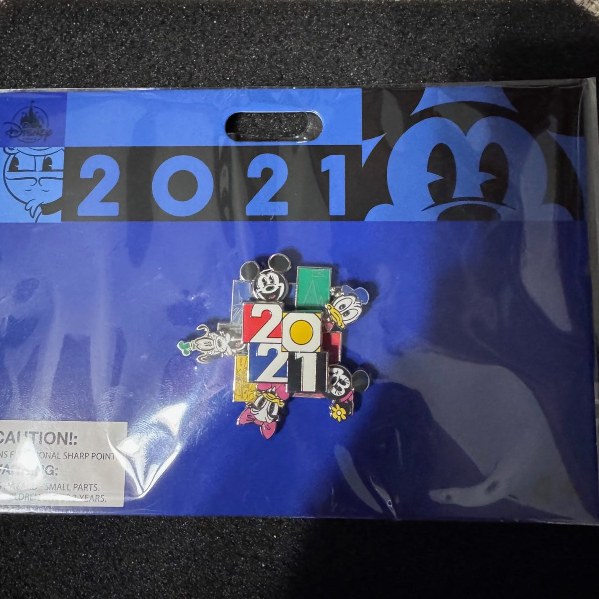 Mickey & Friends 2021 Spinner Pin