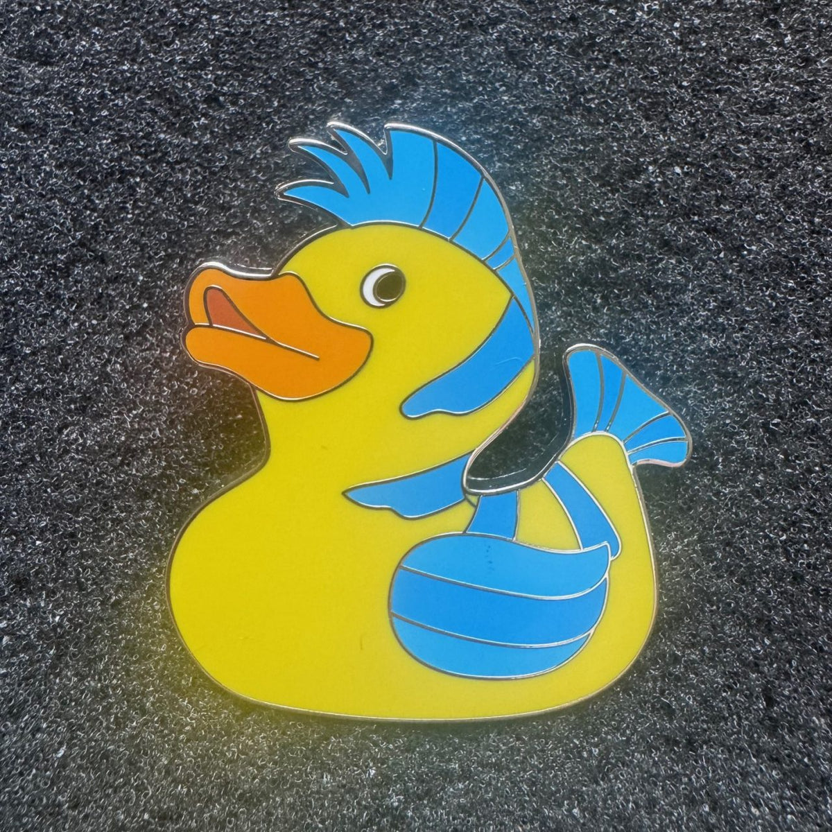 Flounder Disney Ducks Mystery Pin