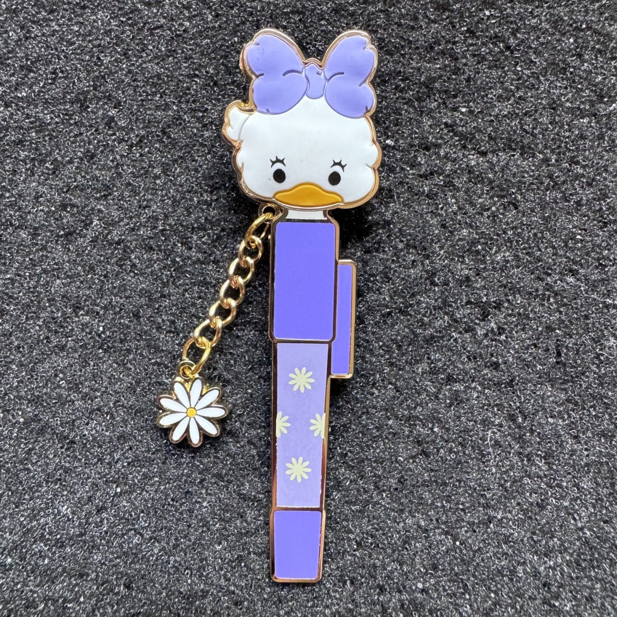 Daisy Duck Mickey & Friends Pen Blind Box Pin