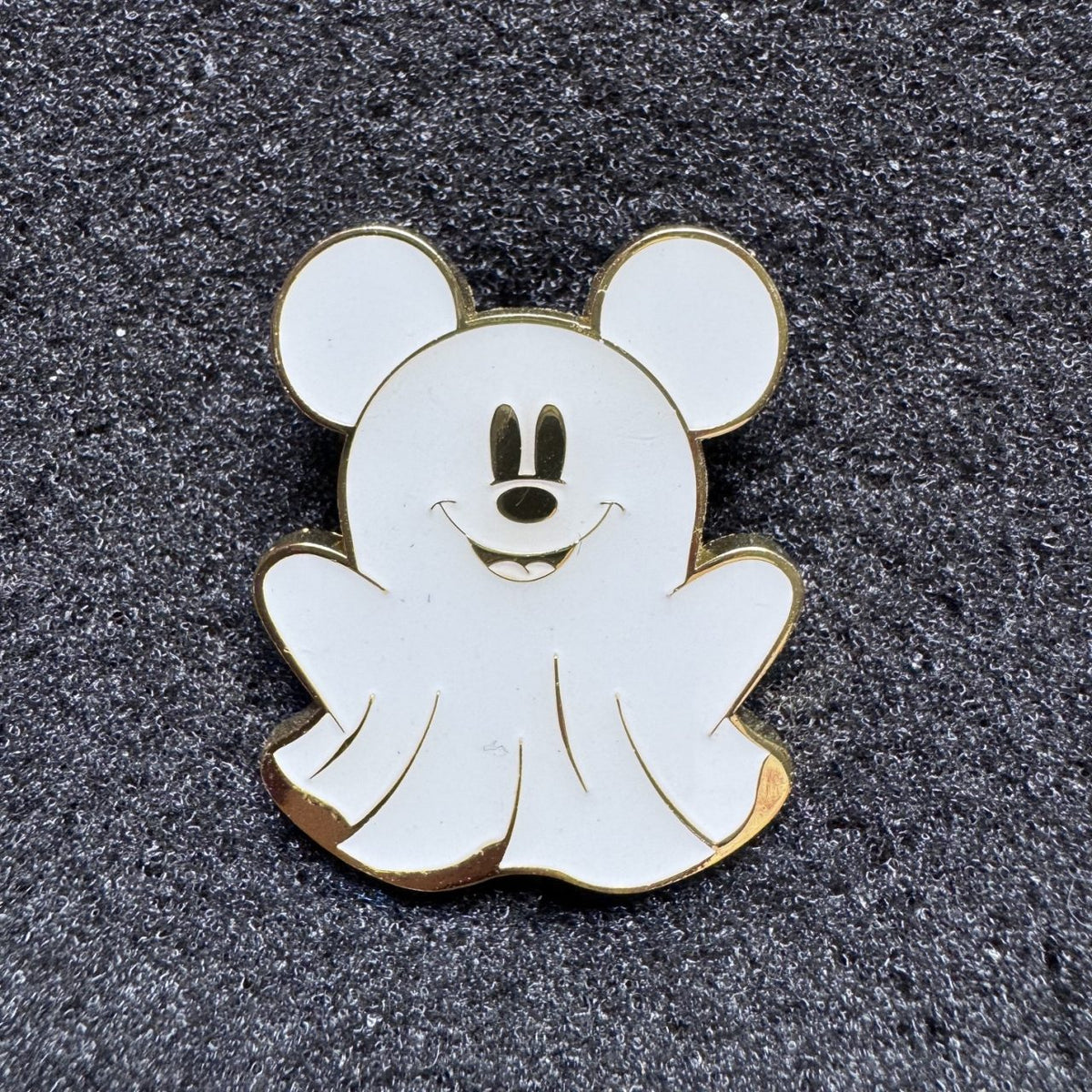 Mickey Mouse Mickey and Friends Ghost Glow in the Dark Pin
