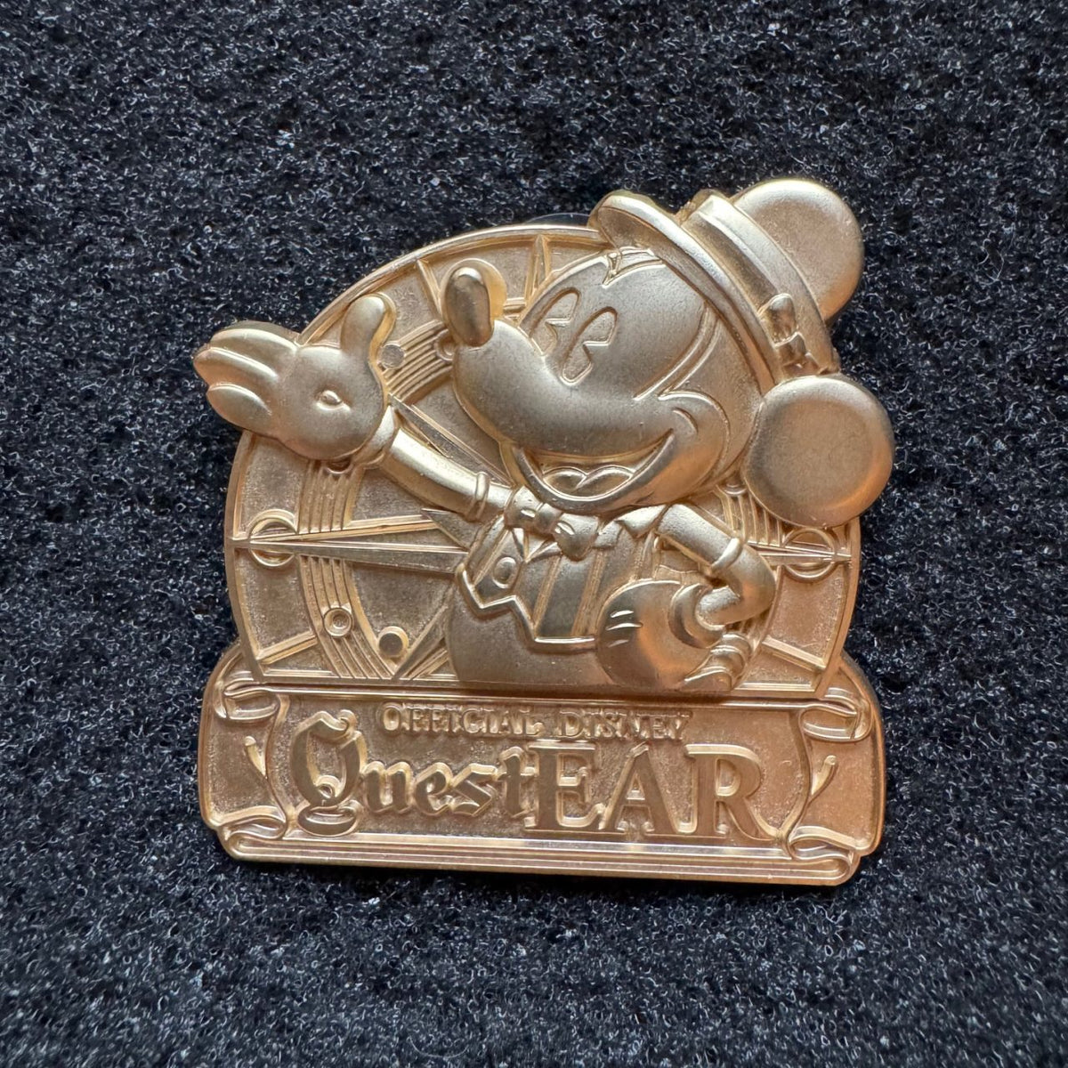 Mickey Mouse Pin Quest Scavenger Hunt Completer Pin