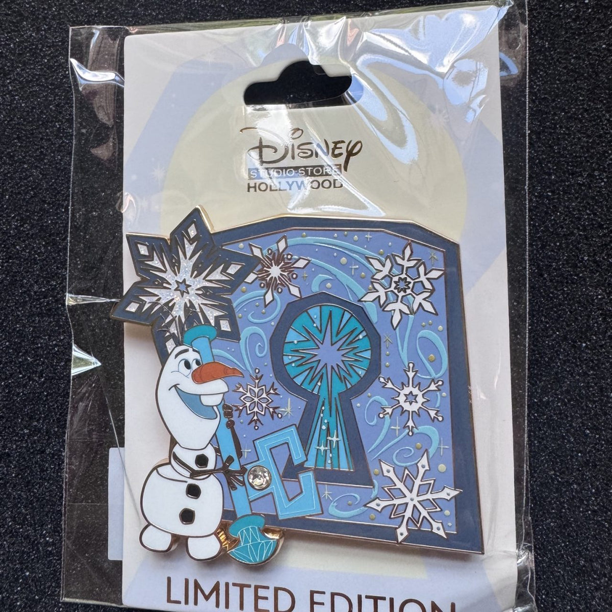 Olaf & Elsa Unlocking the Magic DSSH Pin