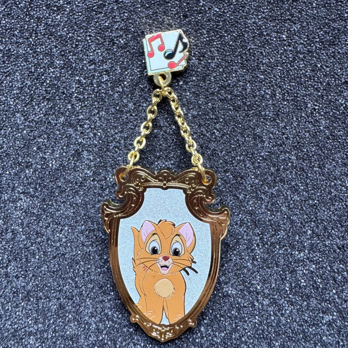 Oliver Disney Pets Hanging Portraits Blind Box Pin