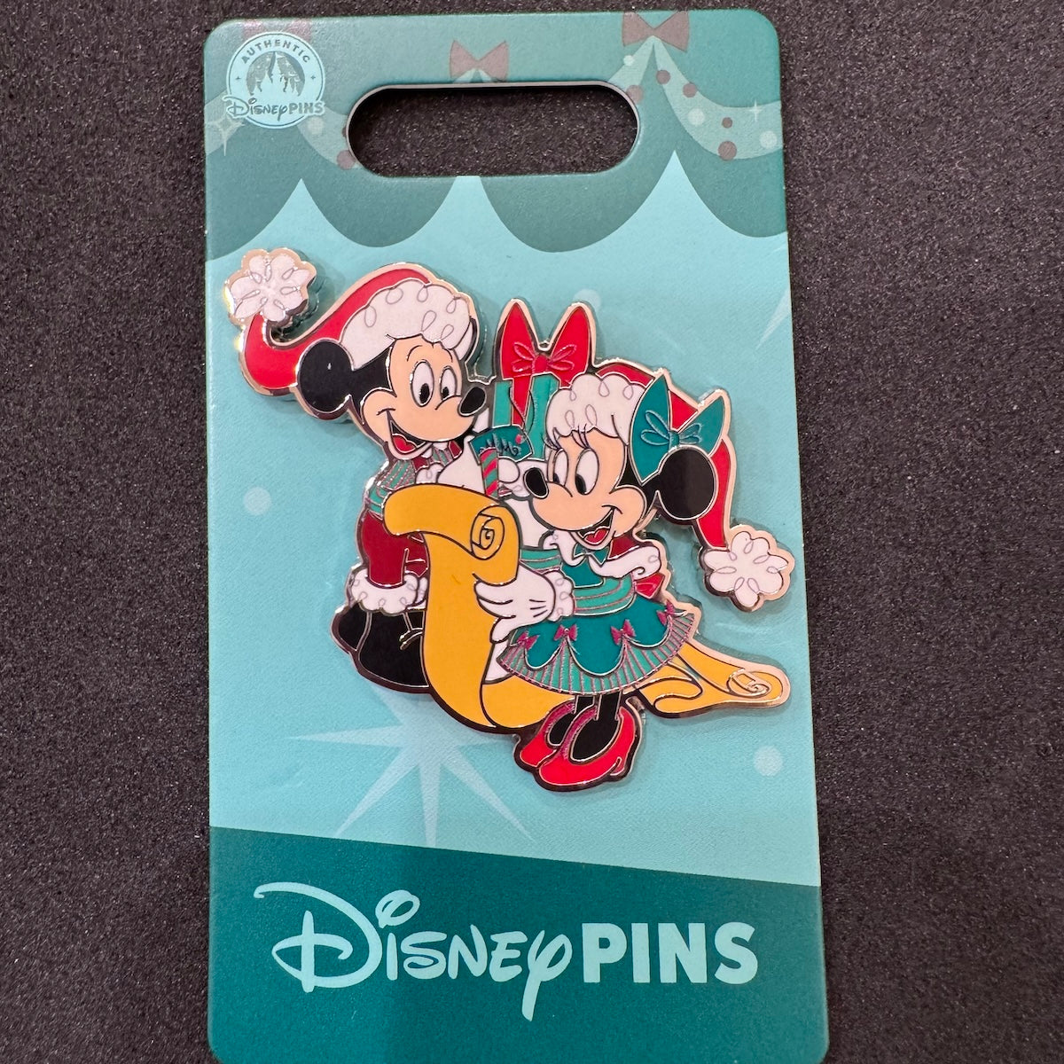 Mickey & Minnie Christmas Pin