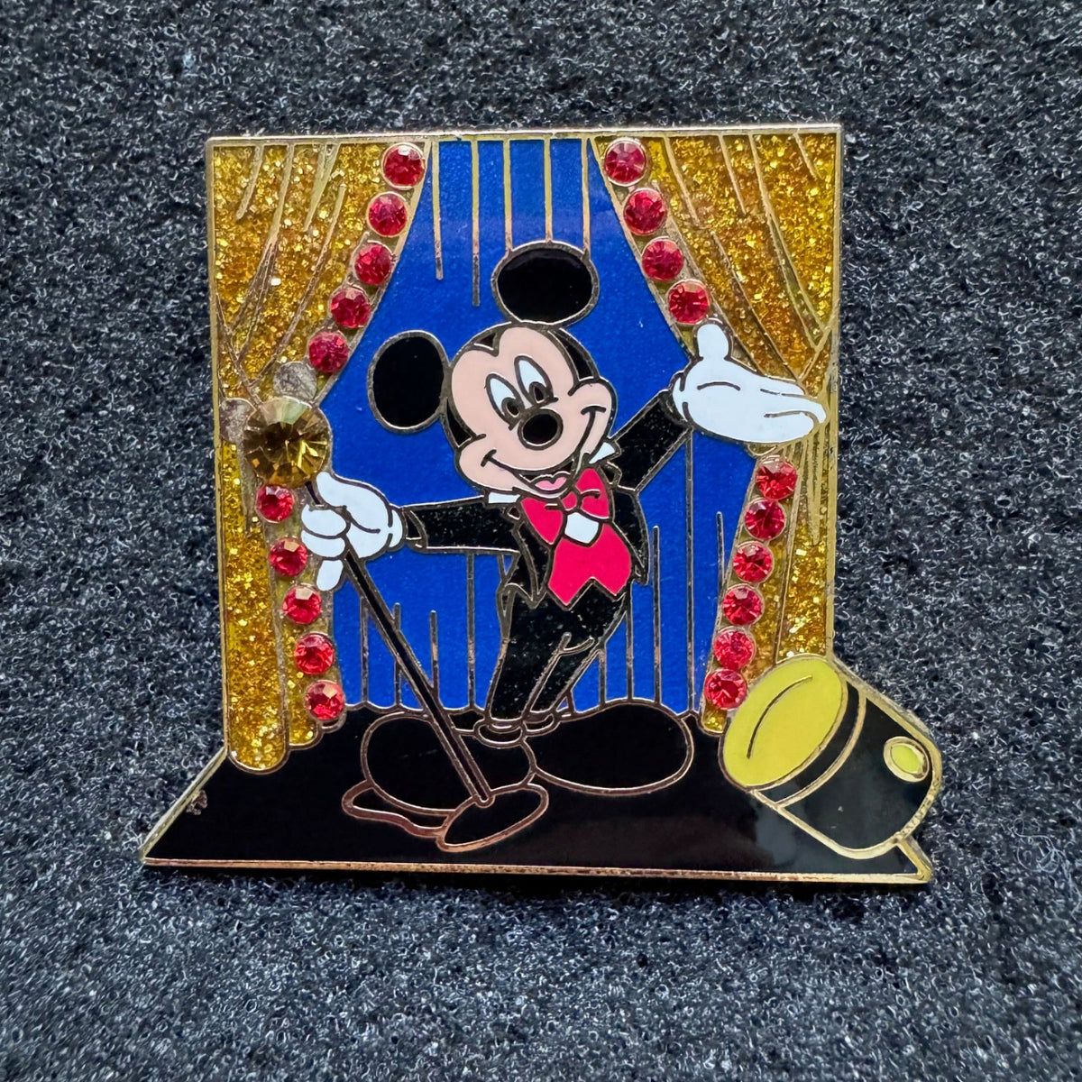 Mickey Mouse Spotlight Singing Pin