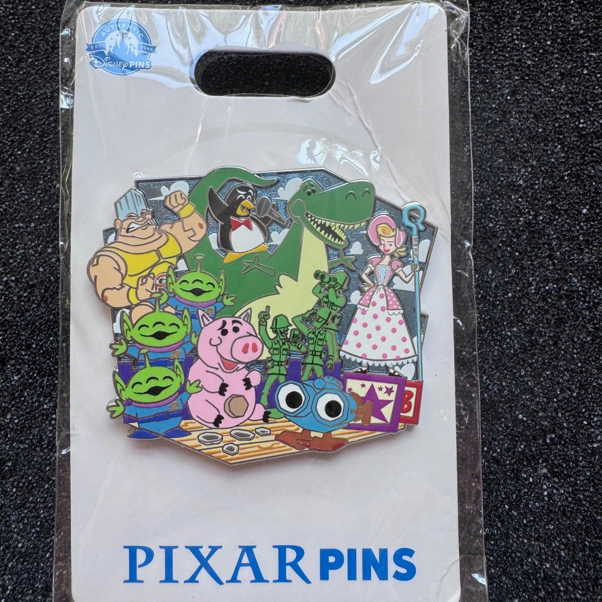 Toy Story Supporting Cast Family Cluster Pin