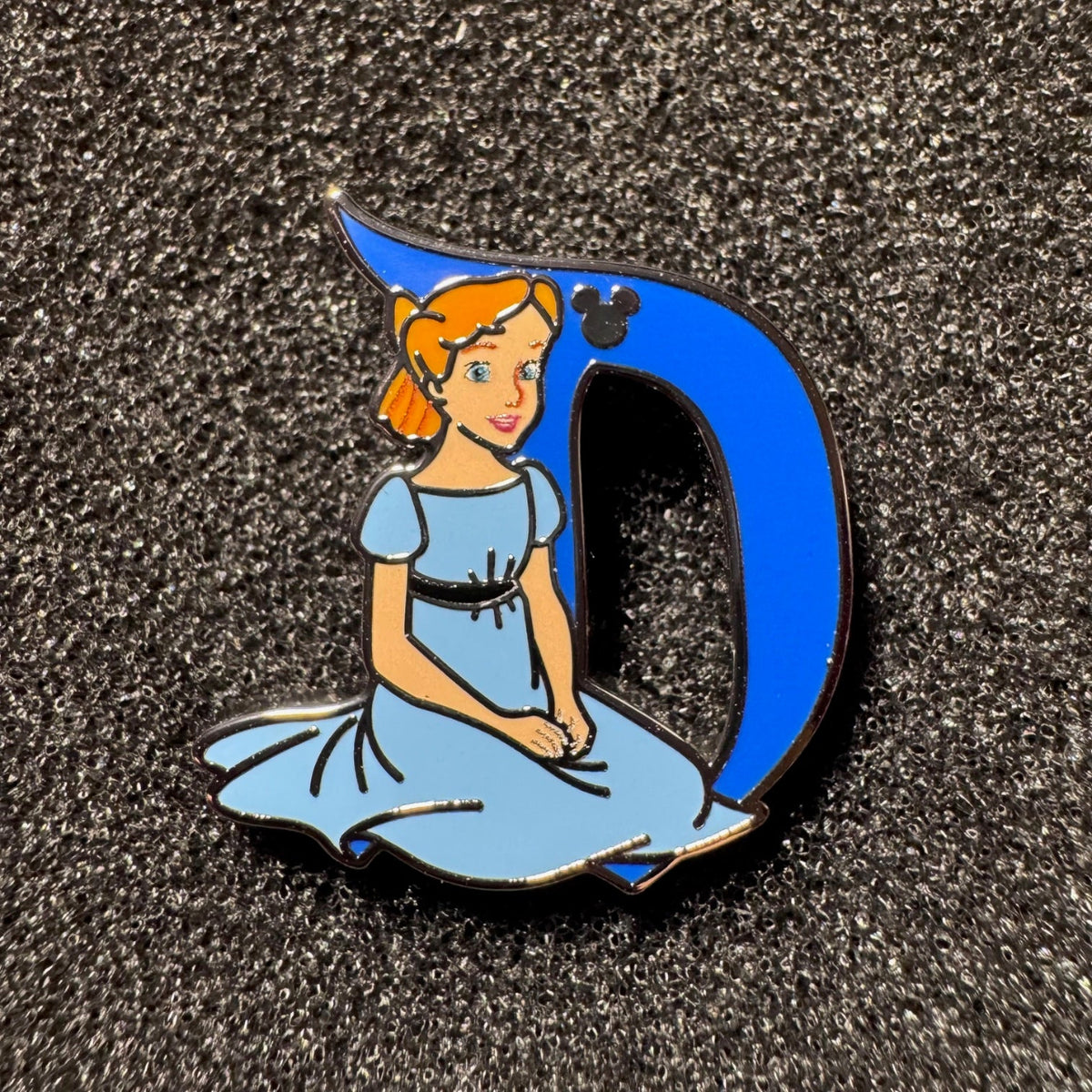 Wendy Disneyland Resort D Hidden Mickey Wave B Pin