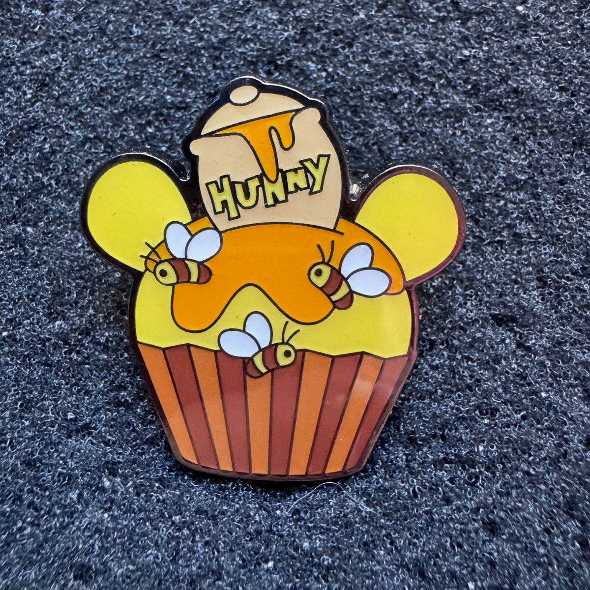 Winnie the Pooh Character Cupcake Blind Box Pin