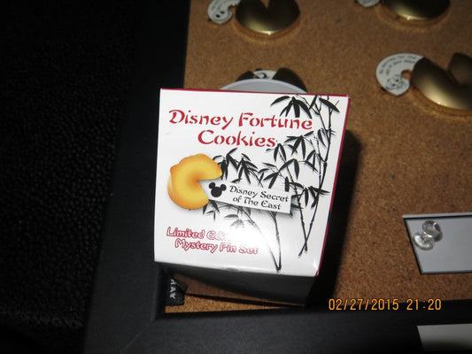 Disney-Fortune-Cookie-Pin-Box-800x600