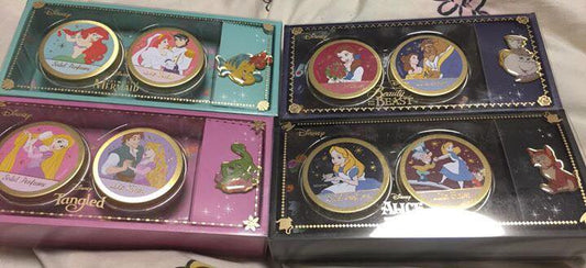 It's Demo Disney Pin Sets