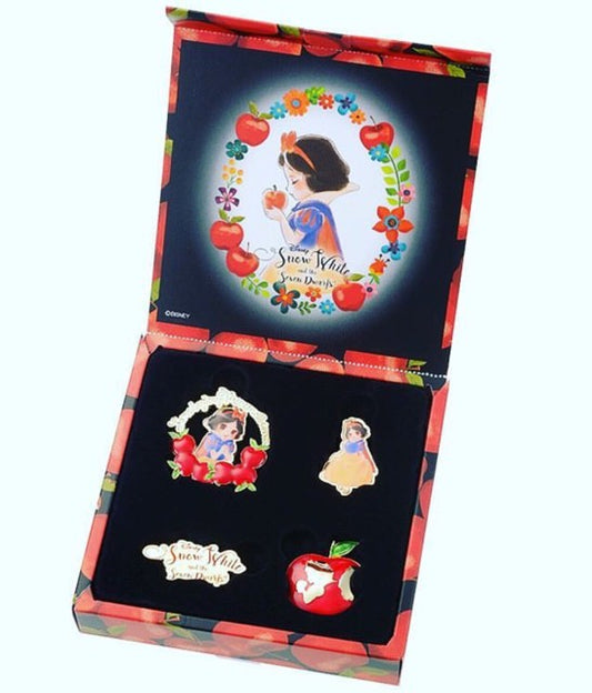 Japan Disney Store Snow White Pin Set