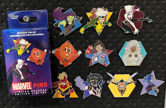 Marvel Super Heroines Mystery Pin Set