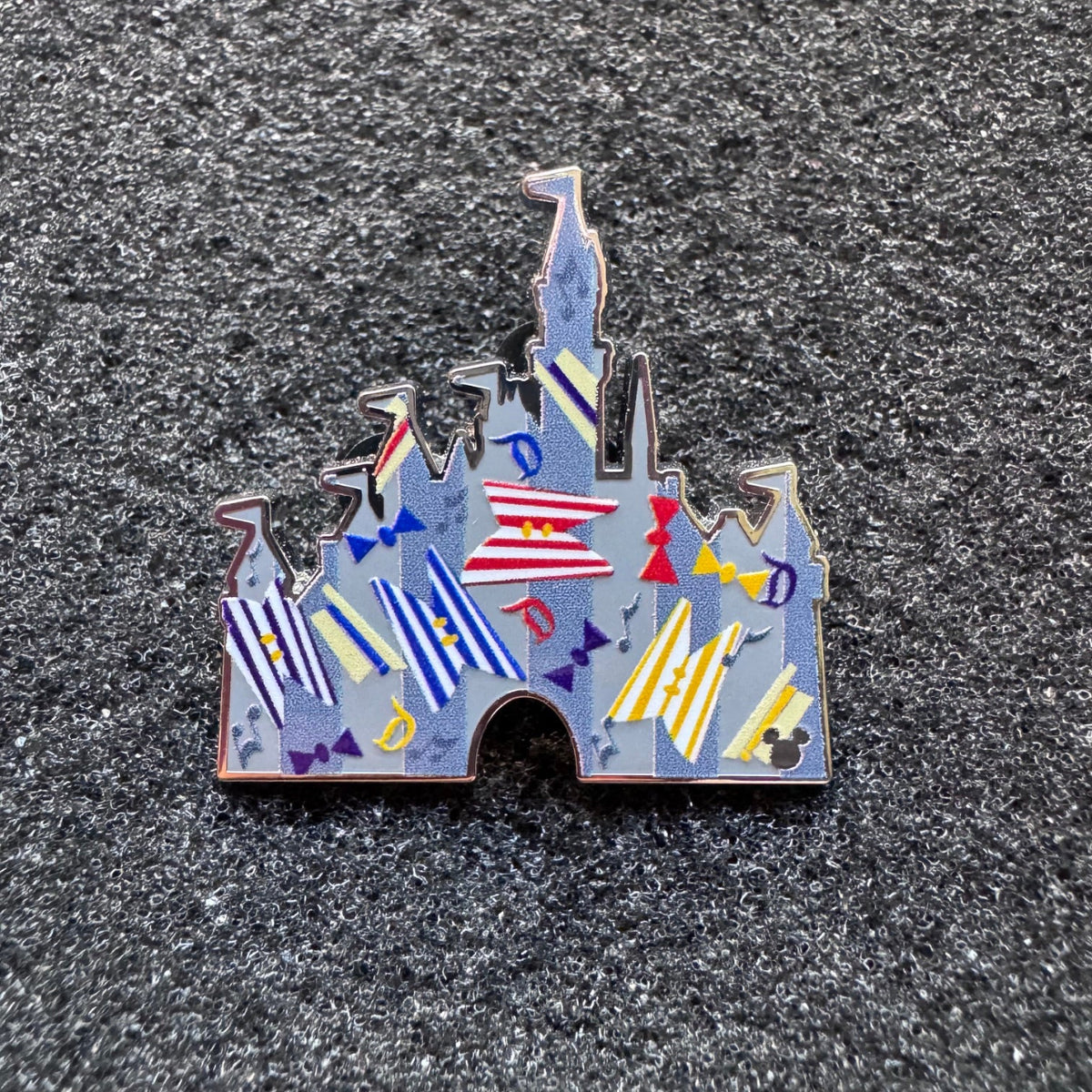 Dapper Dans Castles Hidden Disney Wave A Pin