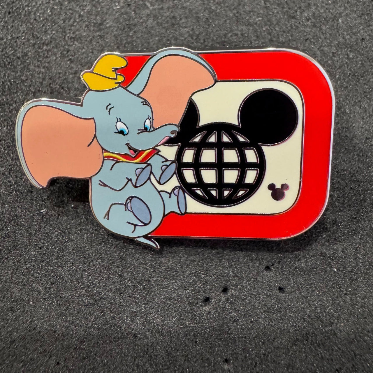 Dumbo Walt Disney World D Wave B Hidden Disney Pin – Disney Pins Blog