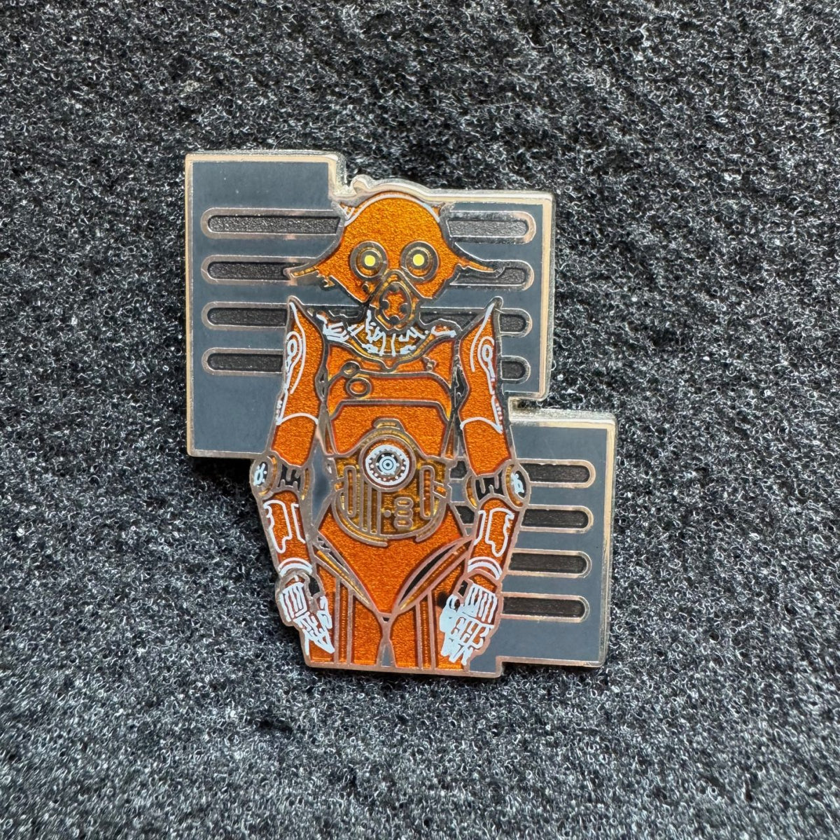 Emmie Droid ME-8D9 Star Wars The Force Awakens Pin