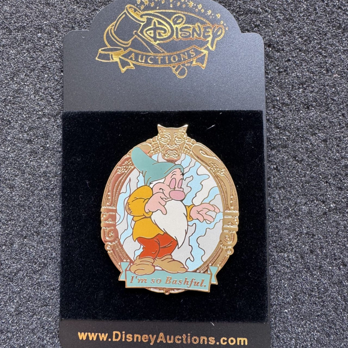 Bashful Magic Mirror Disney Auctions Pin