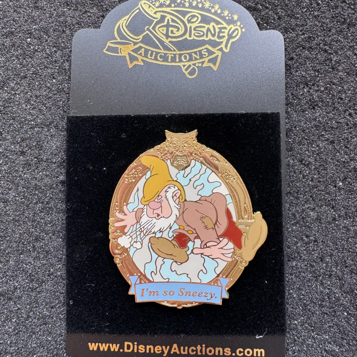 Sneezy Magic Mirror Disney Auctions Pin