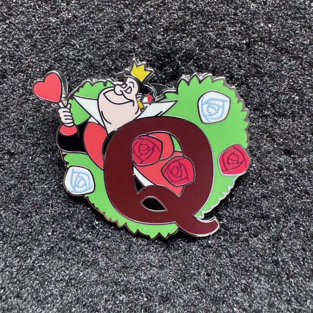 Queen of Hearts "Q" Attractions Alphabet Mystery Pin