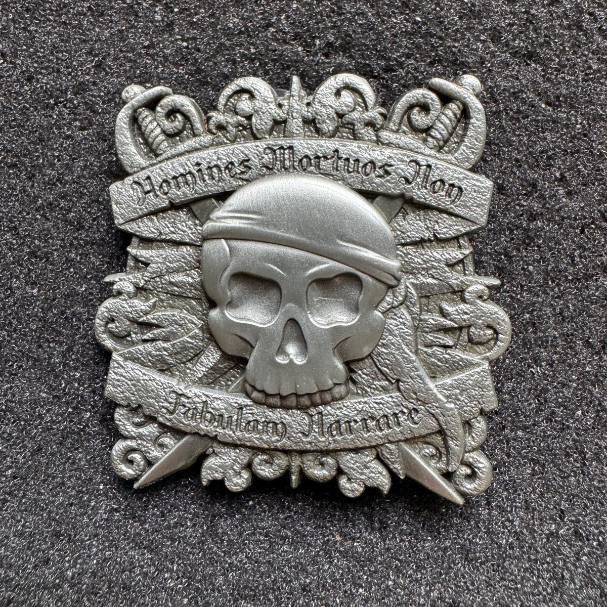Pirates of the Caribbean - Crests of the Kingdom Pin
