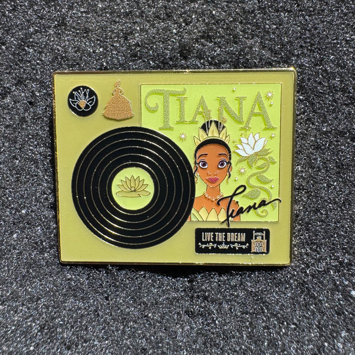 Tiana Disney Princess Record Players Mystery Pin