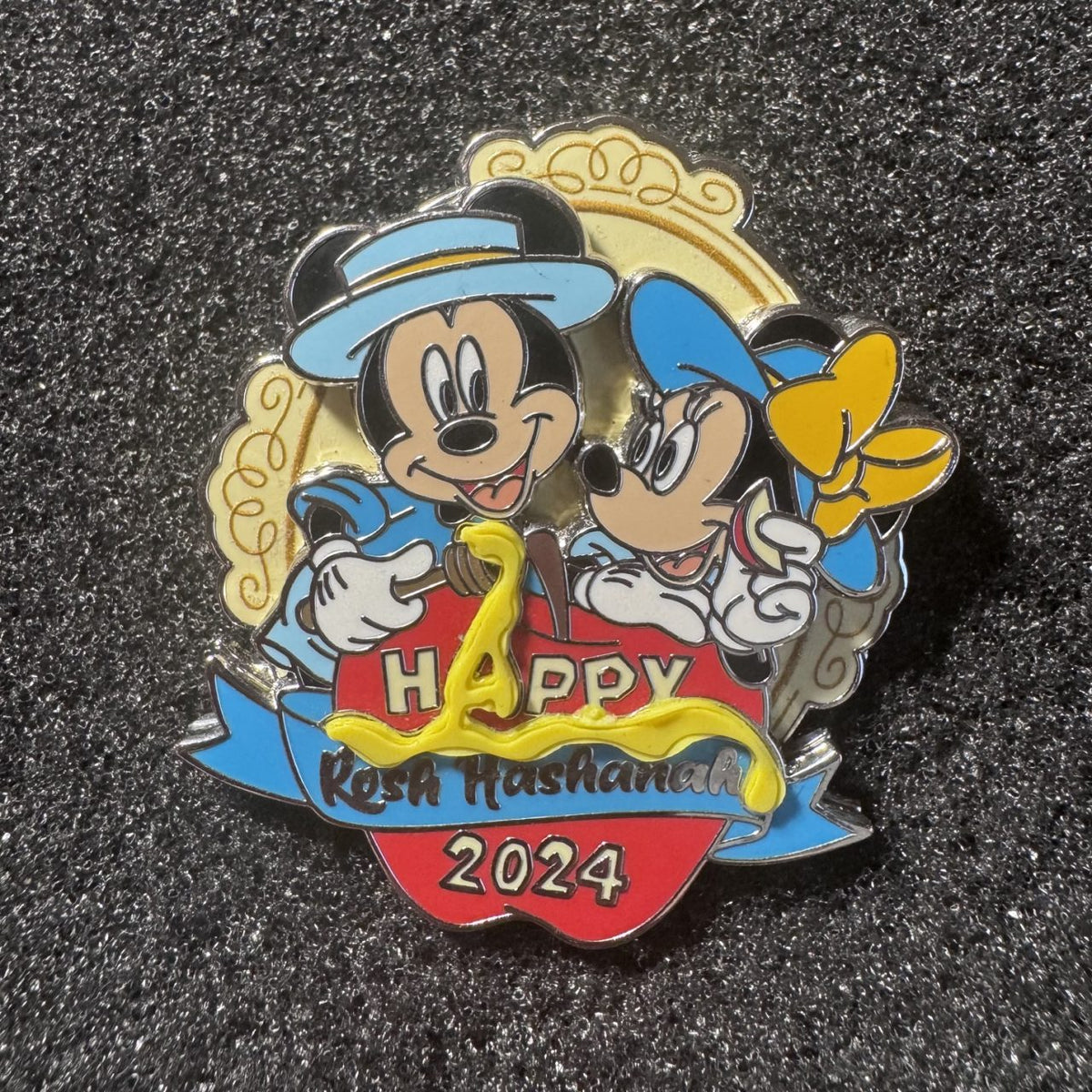 Mickey & Minnie Happy Rosh Hashanah Pin