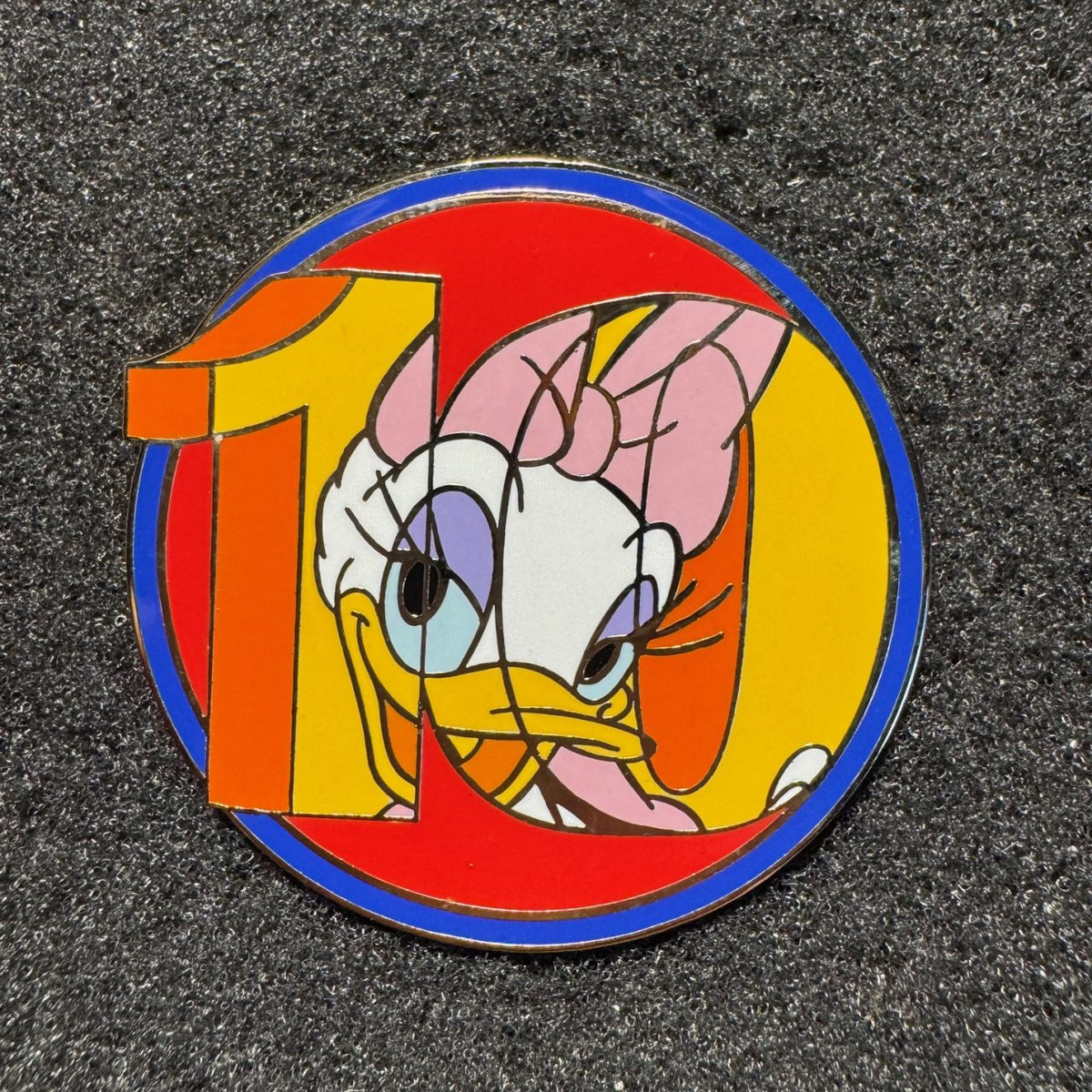 Daisy Duck 10 Years Of Pin Trading Mystery Pin
