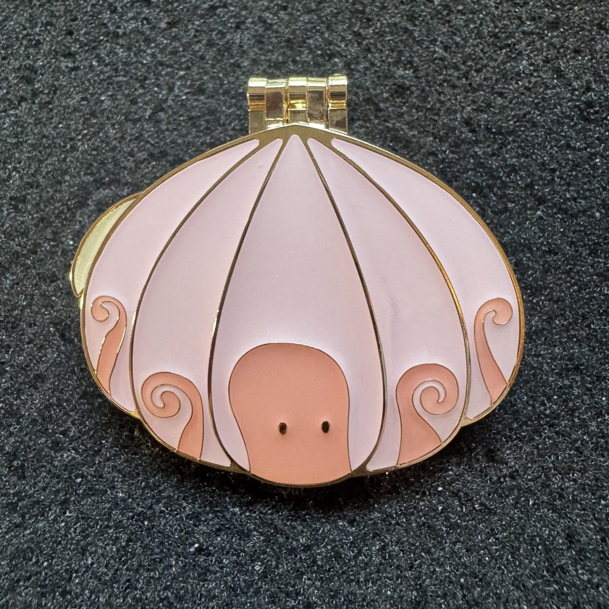 LinaBell - Duffy & Friends Summer Ocean Hinged Pin