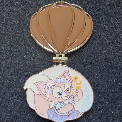 LinaBell - Duffy & Friends Summer Ocean Hinged Pin
