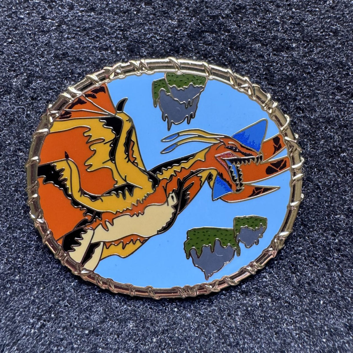 Great Leonopteryx Toruk Pandora - The World of Avatar Booster Pin