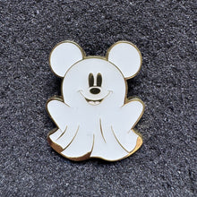 Mickey Mouse Mickey and Friends Ghost Glow in the Dark Pin