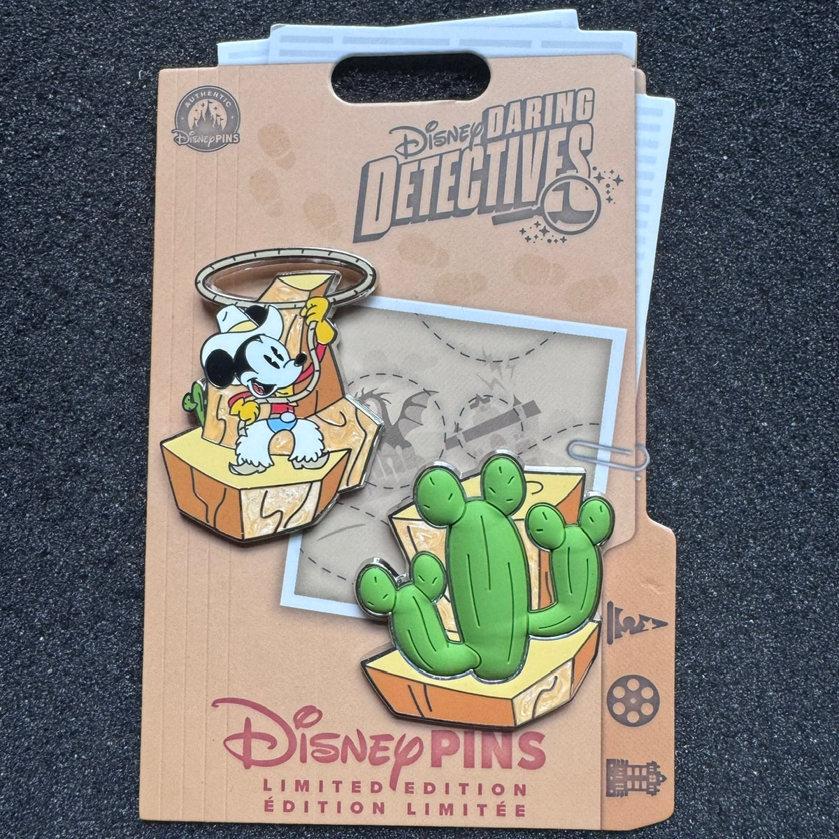 Mickey & Minnie's Runaway Railway Daring Detectives Pin Set