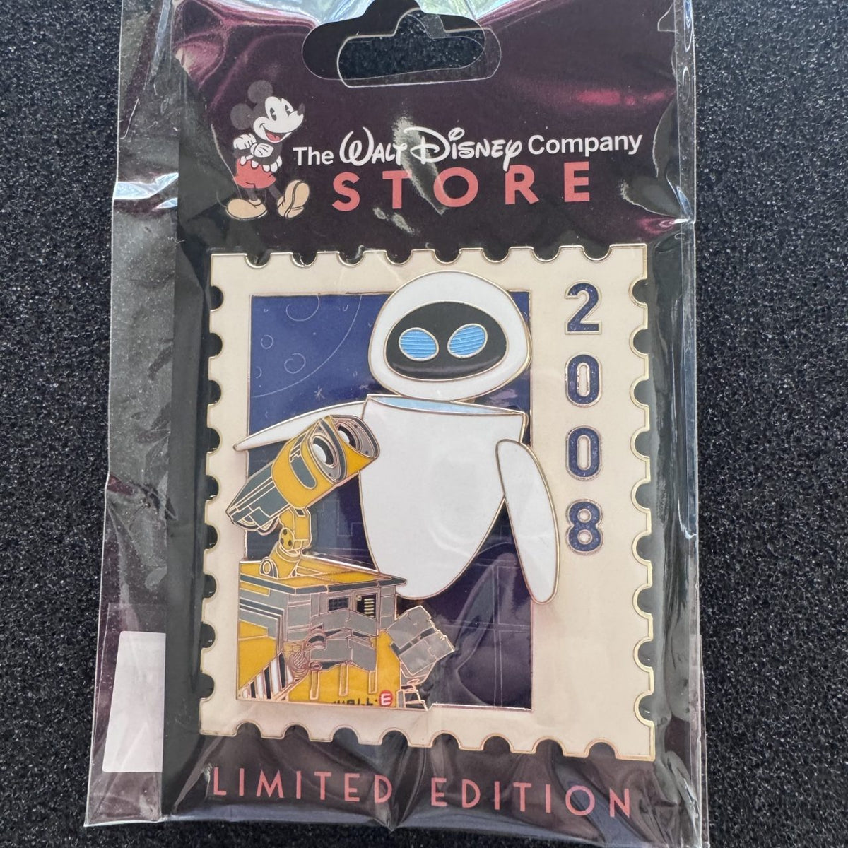 Wall-E & EVE 2008 The Ultimate Disney Stamp Collection D23 Pin