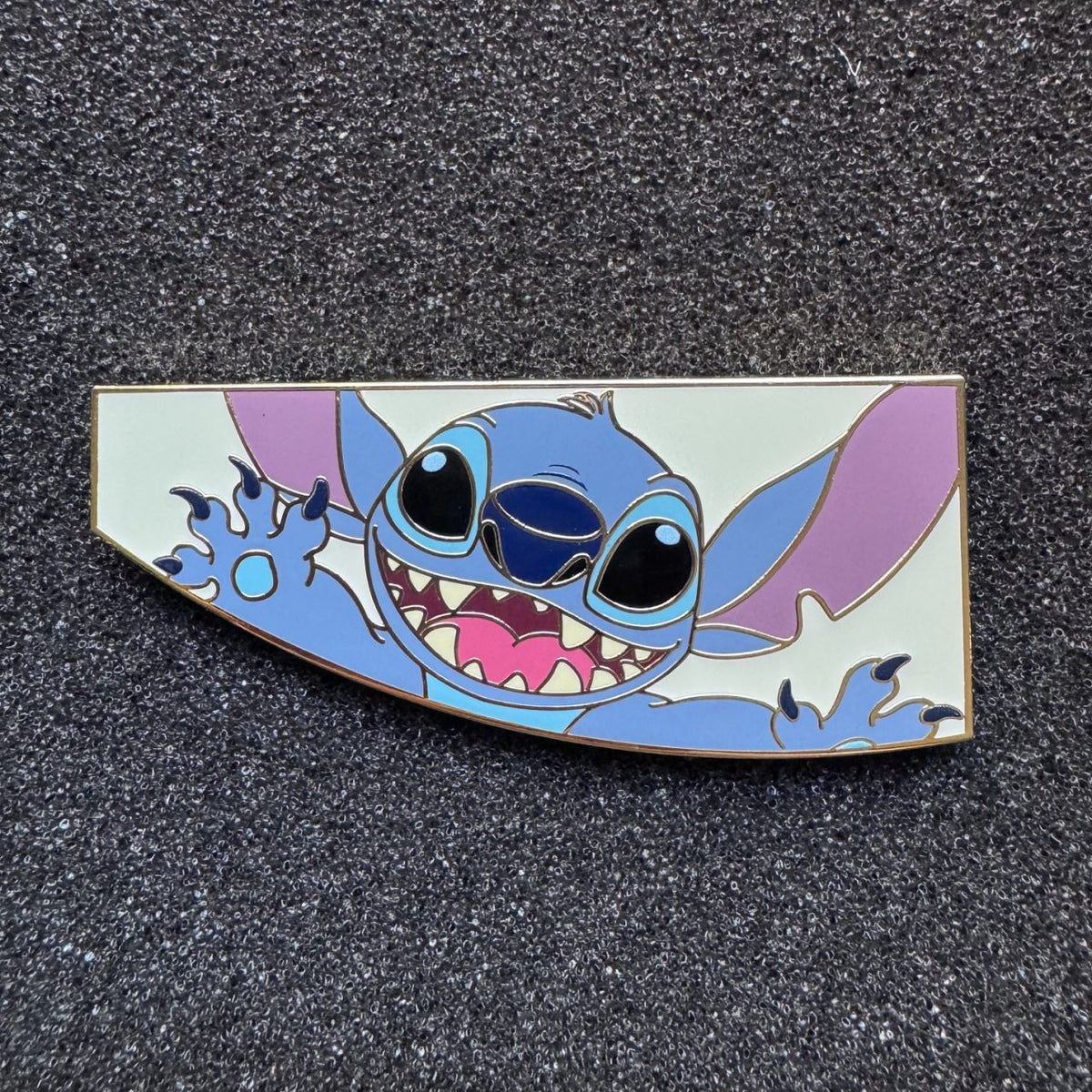 Stitch The Colorful World of Disney Puzzle Pin