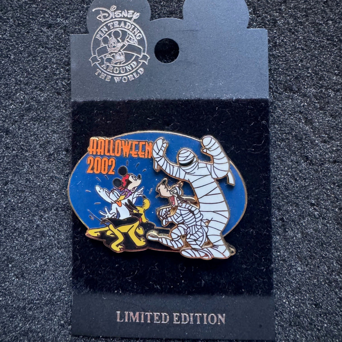 Mickey & Friends Halloween Pin