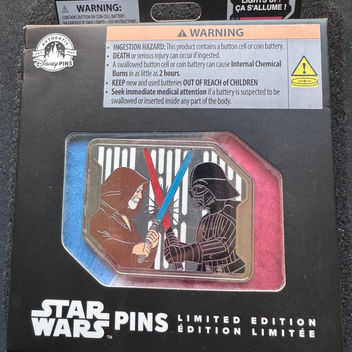 Obi-Wan Kenobi & Darth Vader Light-Up Battle Jumbo Pin