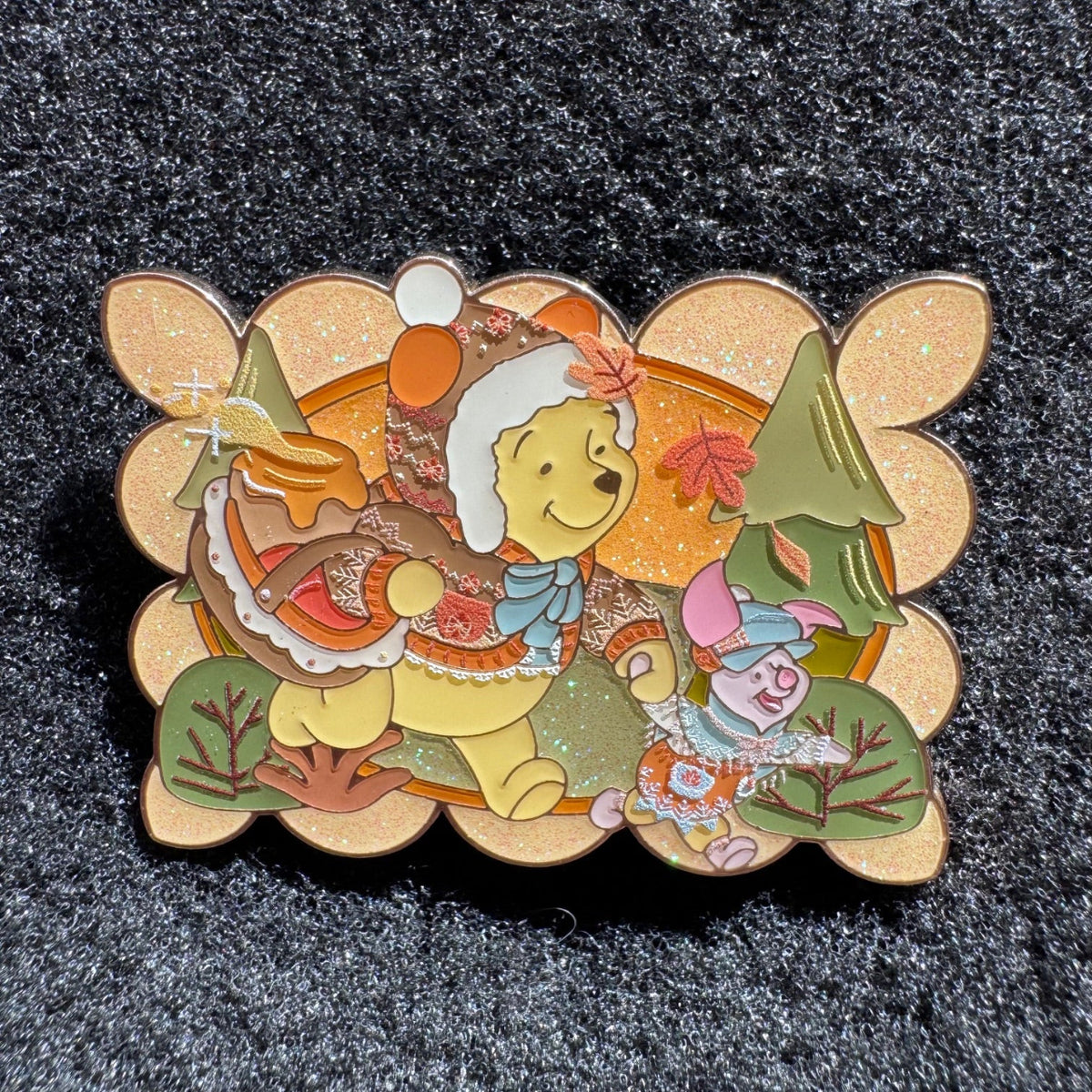 Pooh & Piglet Winnie the Pooh and Friends Autumn Mystery Pin