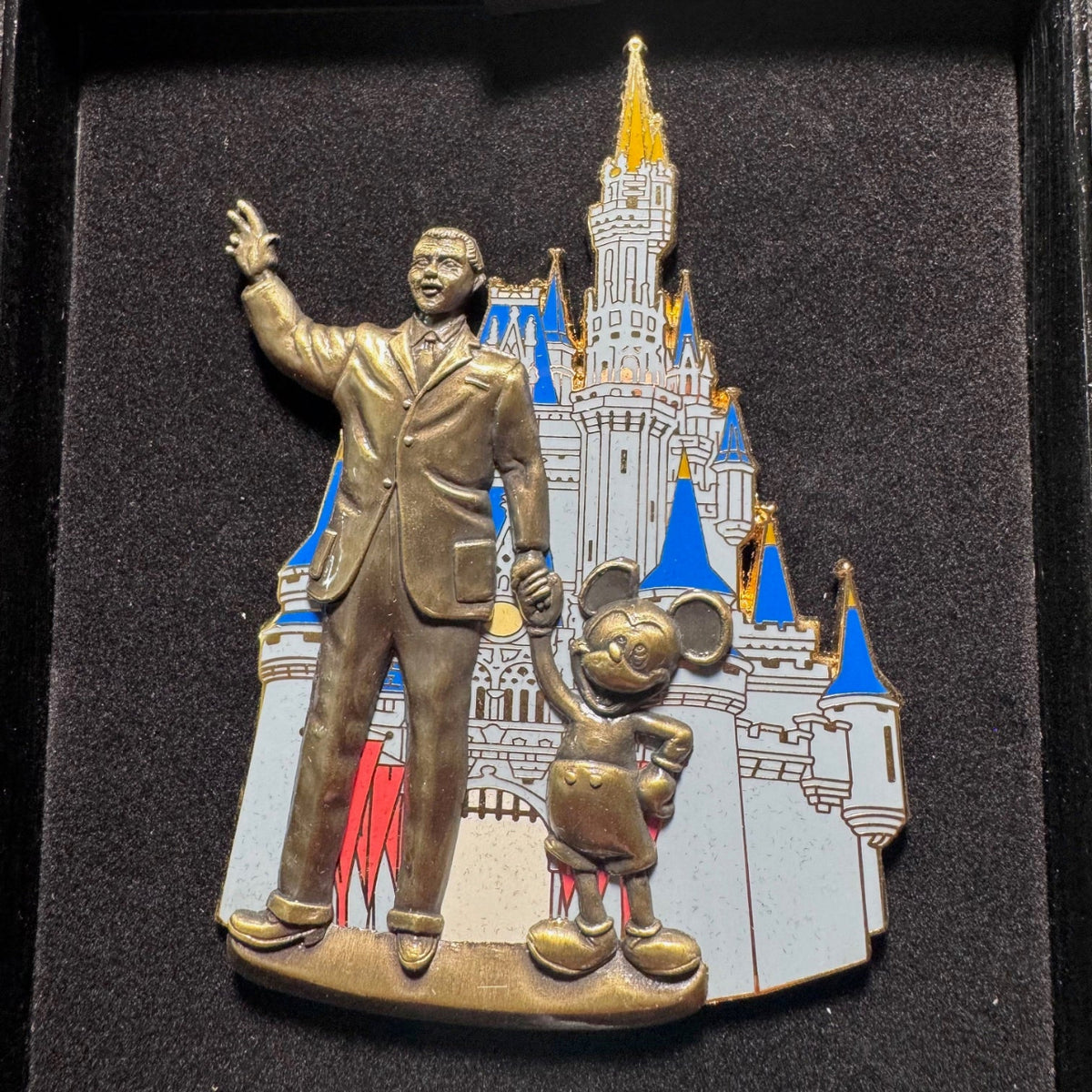 Walt & Mickey Partner Statue Jumbo Pin