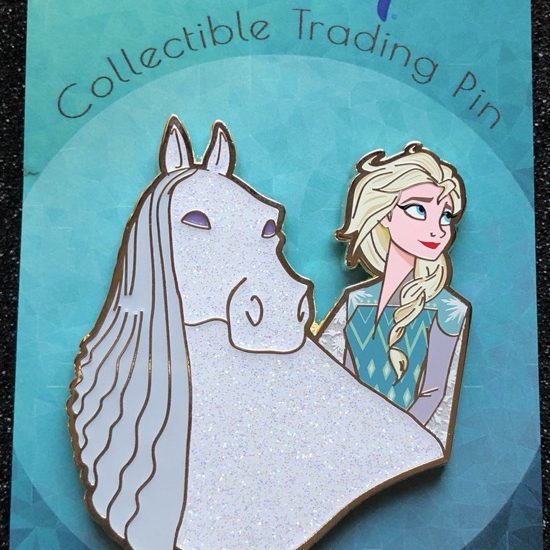 Lanière Pin's Princesses Disneyland Paris 2018 Disney Belle Cendrillon  Ariel Aurore cordon tour de cou - Articles de collection Disney/Pin's et  Lanières - La Boutique Disney