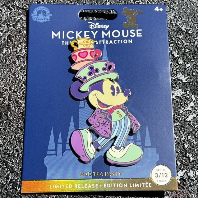 Mickey the Main shops Attraction pin set and binder