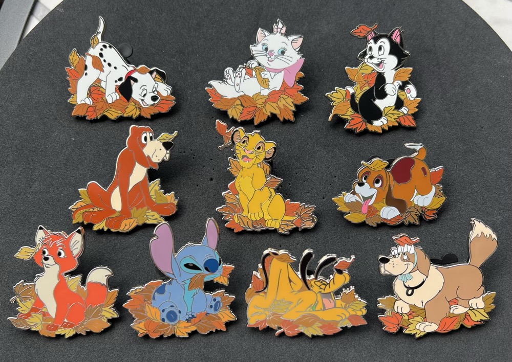 Disney Cats & Dogs Autumn Leaves Mystery Pins.