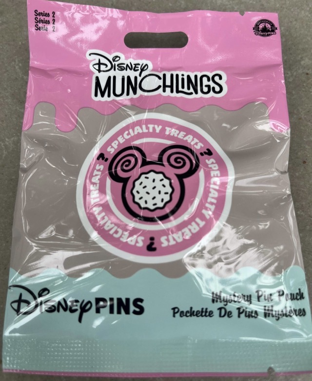 Disney Munchlings Series 2 Mystery Pin Pouch