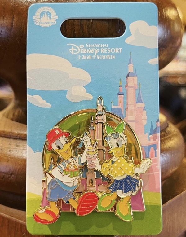 Donald & Daisy Summer 2023 Shanghai Disney Pin
